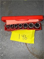 New Metek universal socket set