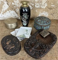 Chinese and Japanese Decorative Accessories