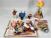 ASSORTED LOT OF VINTAGE TOYS