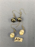 2 pairs of pearl and rhinestone drop earrings    (