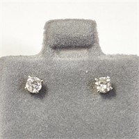 $600 14K  Diamond(0.15ct) Earrings