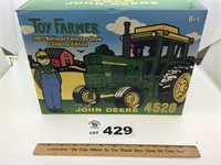 ERTL JOHN DEERE 4520 1/16 SCALE