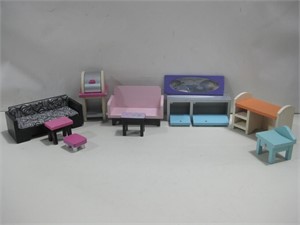 Assorted Doll Furniture