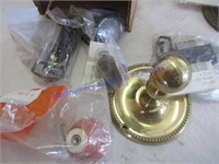 CABINET HARDWARE