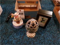 Box with sister jewelry box, happy trails figurine