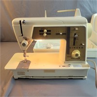 Singer Sewing Machine in Case