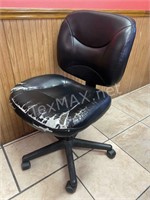 Black Vinyl Rolling Office Chair