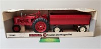 Farmall H Tractor and Wagon Set, NIB, Ertl, 1991