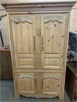 Large Cabinet w/ Drawers in Botton Behind Doors