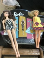 Vintage  Barbie Case W/Dolls.