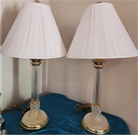 V - PAIR OF MATCHING TABLE LAMPS (L46)