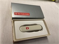 Victorinox Swiss Army multitool knife