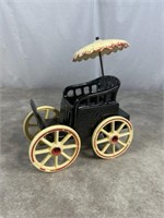 Vintage 1955 McCoy carriage planter