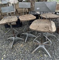 VTG. METAL STOOLS