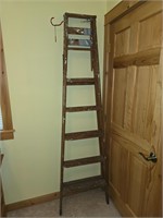 7' wooden step ladder