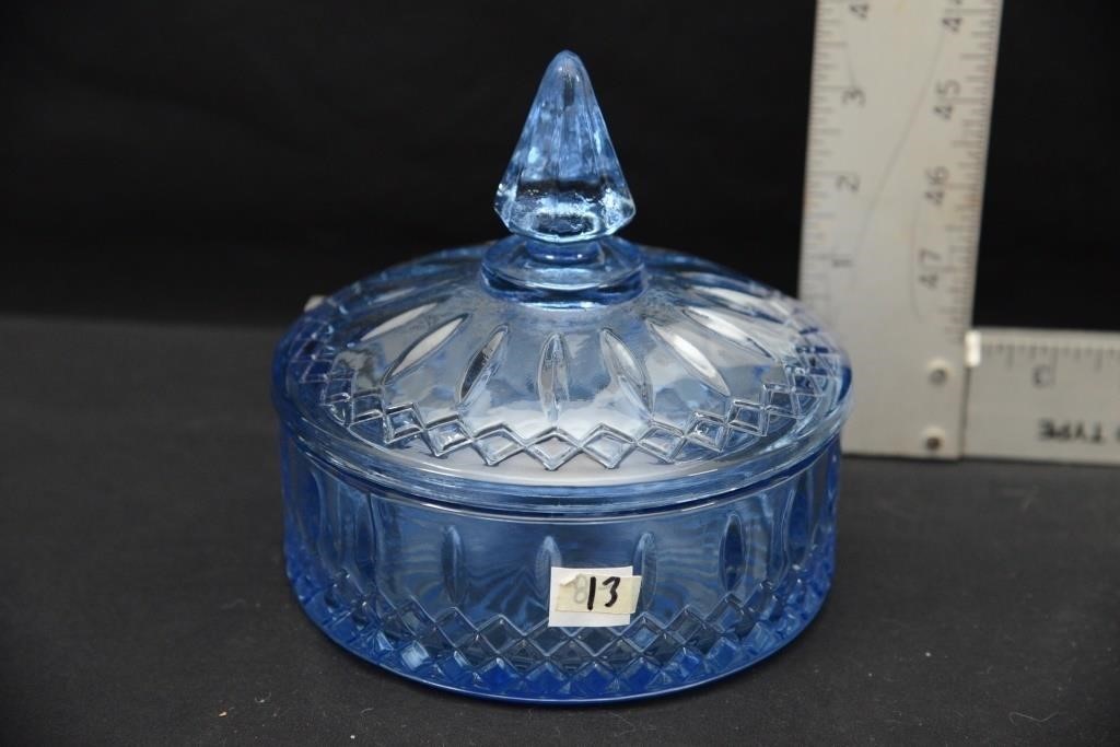 VINTAGE INDIANA GLASS PRINCESS CANDY BOX & COVER