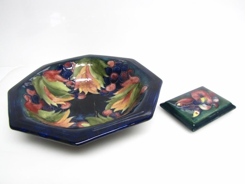 MOORCROFT POTTERY LARGE BOWL AND TRINKET BOX LID