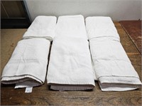 6 WHITE Bath Towels