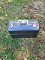 Vintage Wards Hawthorne metal toolbox with