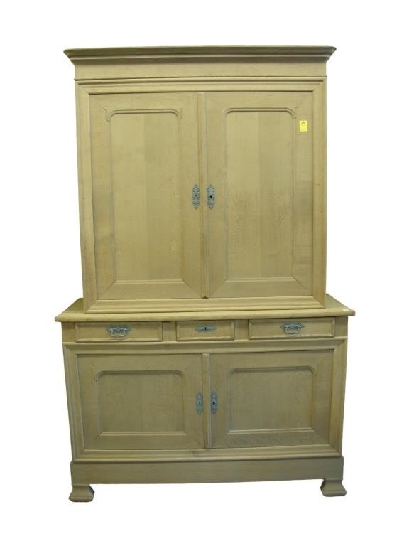 Louis Phillip Duex Corps cabinet with beveled