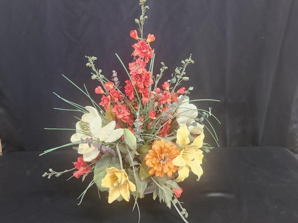 FLORAL CENTERPIECE