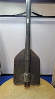 WWII US ARMY FOLDING TRENCH SPADE SHOVEL