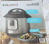 New Digital  "Instant-Pot" in Box