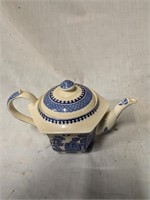 Blue Willow Teapot,  Sadler, England