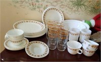 Corelle China set, gold flowers, 8 water glasses