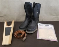 Pair of Sz 7 Establo Boots, 32" Belt, Boot Jack &