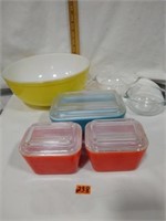 Pyrex mixing bowl,refrigerator covered dishes,