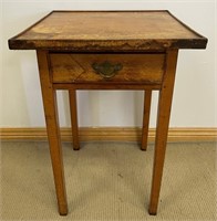 CHARMING 1790’S MAPLE ONE DRAWER STAND WITH LINEAG