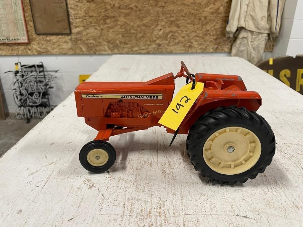 Allis  Chalmers One Ninety Tractor 1/16