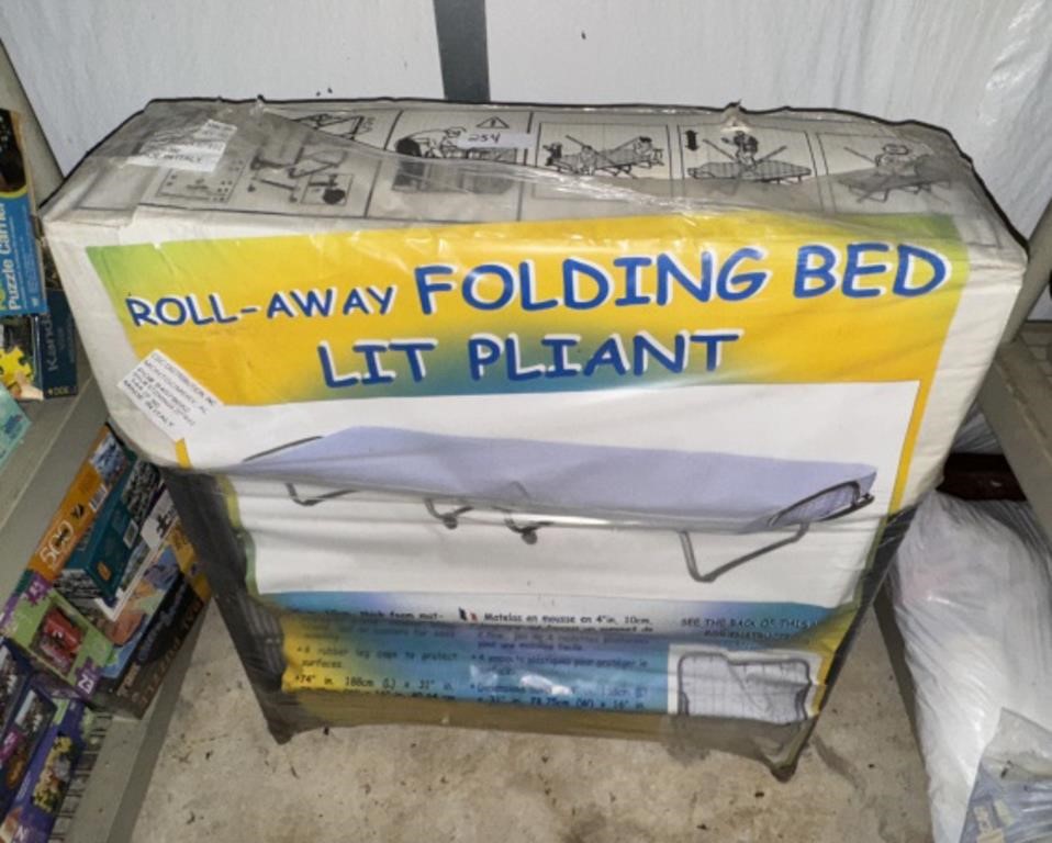 ROLL AWAY FOLDING BED