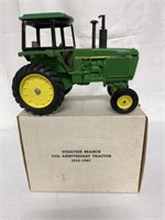 1/16 John Deere 4450 Tractor with Box
