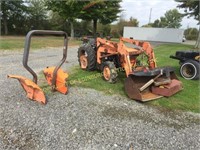 KUBOTA 4WD TRACTOR W/ HYDRAULIC FRONT END LOADER