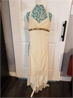 *PREOWNED* IVORY DRESS SIZE MEDIUM