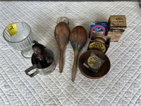 Vintage Kitchen Items, Maracas, Etc.