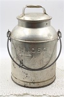 8 QUART MILK CAN WITH BAIL HANDLE