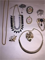 BEAUTIFUL VINTAGE COSTUME JEWELRY LOT ~ SEE ALL PH