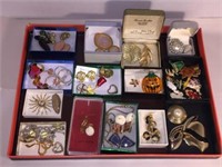 HUGE VINTAGE JEWELRY LOT, SOME SIGNED PIECES