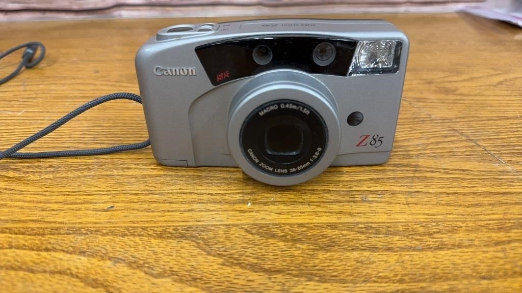 Cannon Z86 Camera. 35mm. Untested.