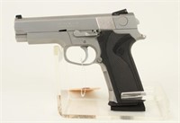 Smith & Wesson Mod 4046, Semi-Auto 40 Cal. Pistol