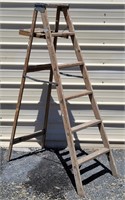 6' Wood Folding Ladder with Paint Shelf