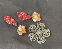 Vintage clip on earings with clover pin