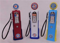 3 Road Signature 1:18 scale gas pumps, 5.25"