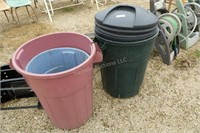 Garbage cans  - 2 covered, 2 no cover, lot of 4