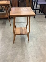 Oak square table 18x18x29