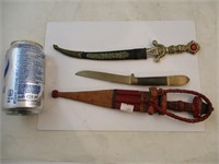 3 couteaux décoratifs exotiques