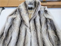 Nice Monterey White Fur Coat